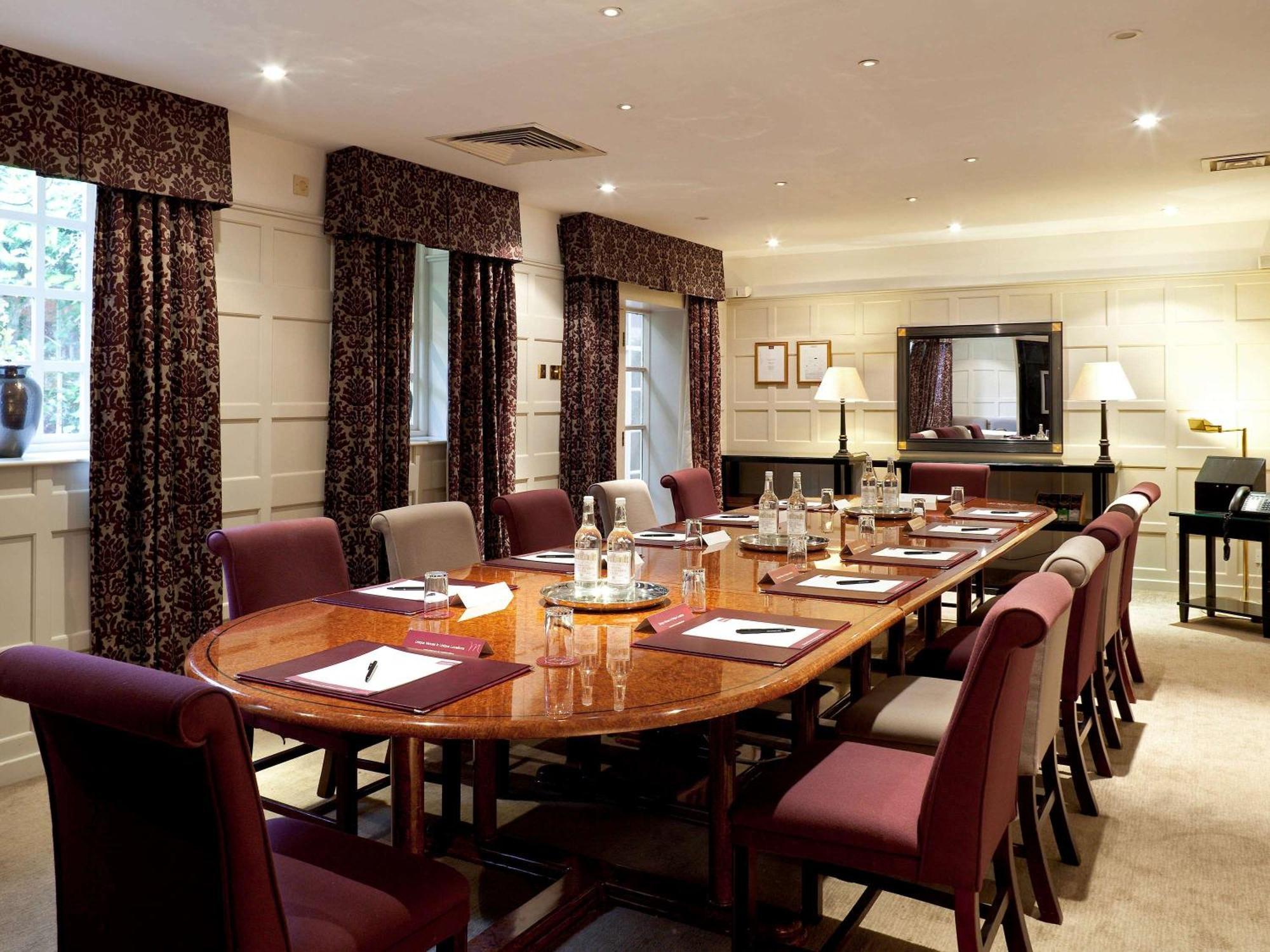 Mercure Salisbury White Hart Hotel & Apartments Exterior foto