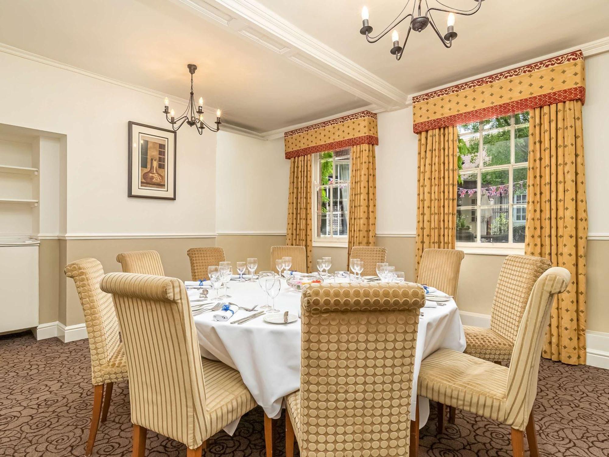 Mercure Salisbury White Hart Hotel & Apartments Exterior foto