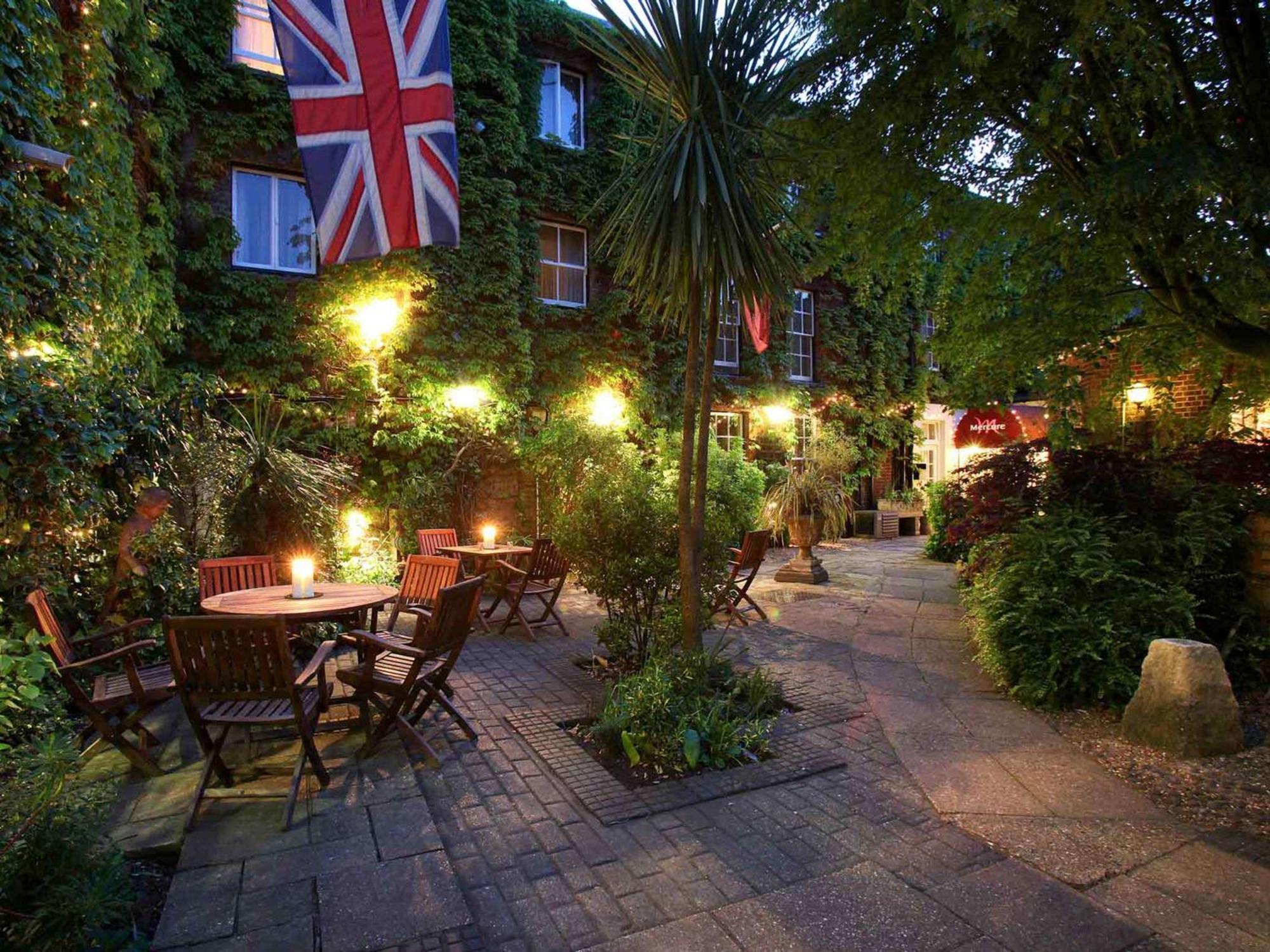 Mercure Salisbury White Hart Hotel & Apartments Exterior foto