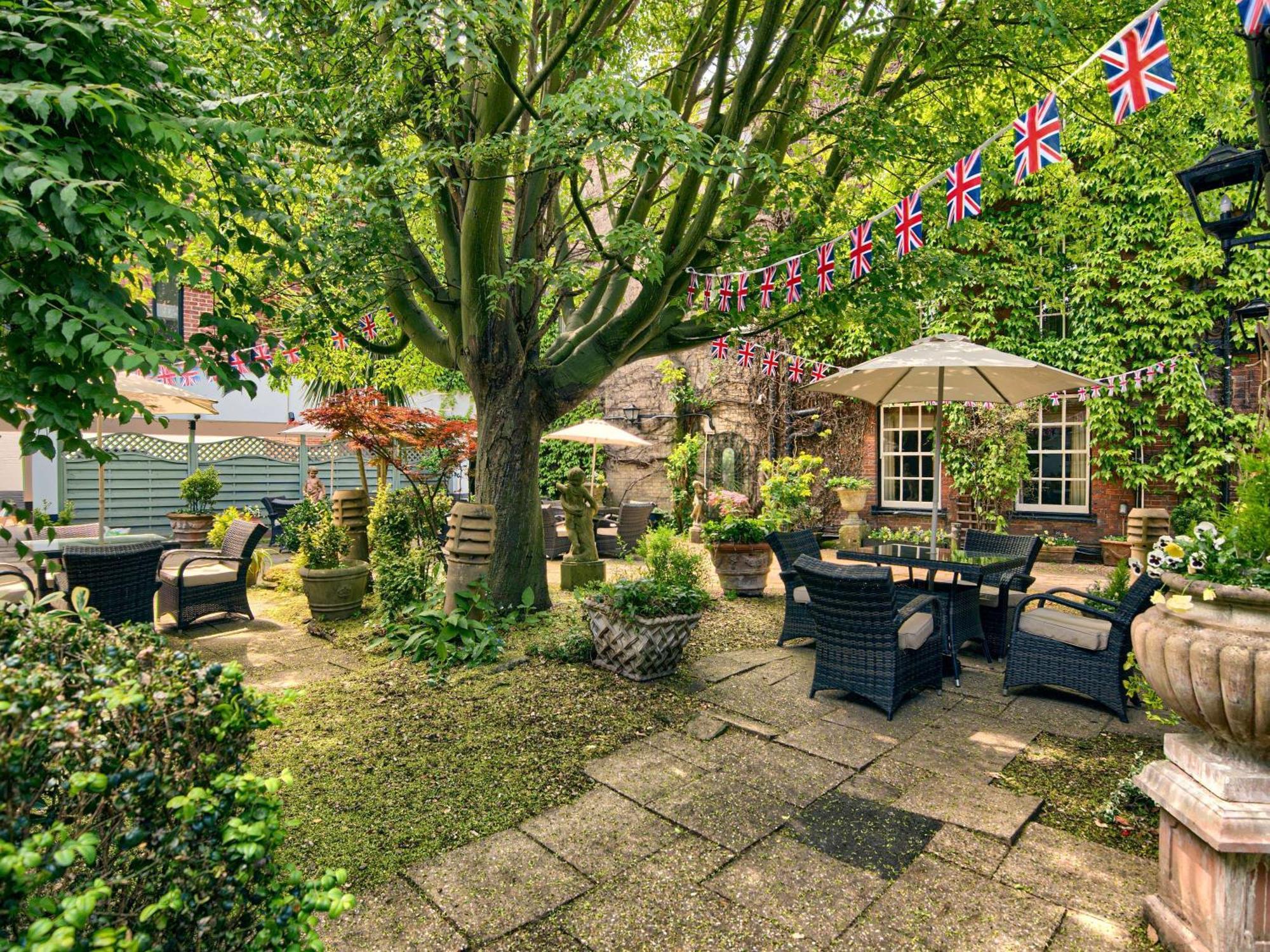 Mercure Salisbury White Hart Hotel & Apartments Exterior foto